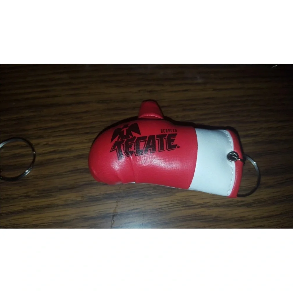 Cubs&Tekate 2015 souvenirs Red or Black Boxing glove Eagle Beer Opener Set Now